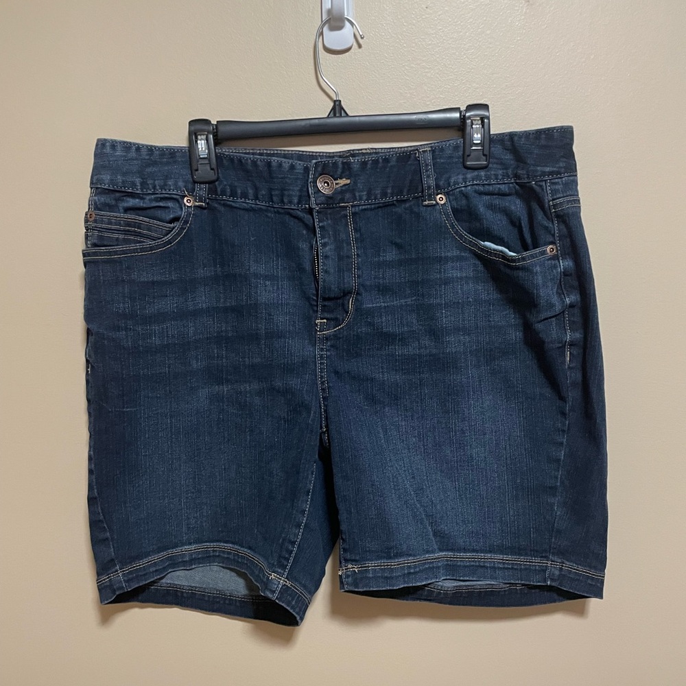Maurices Shorts Size 20